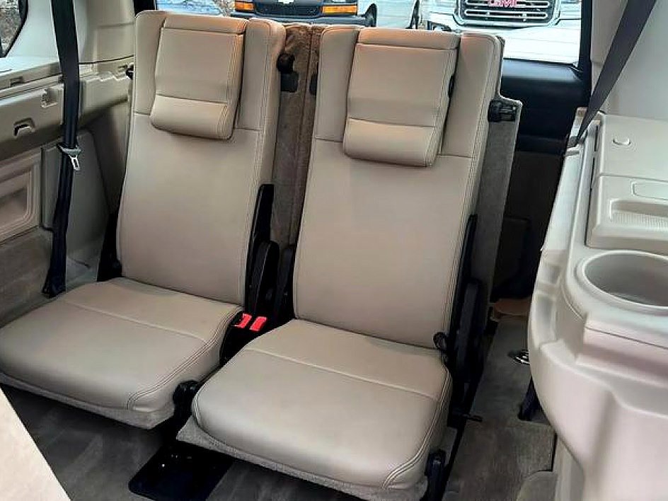 Used 2016 Land Rover LR4 HSE image 10