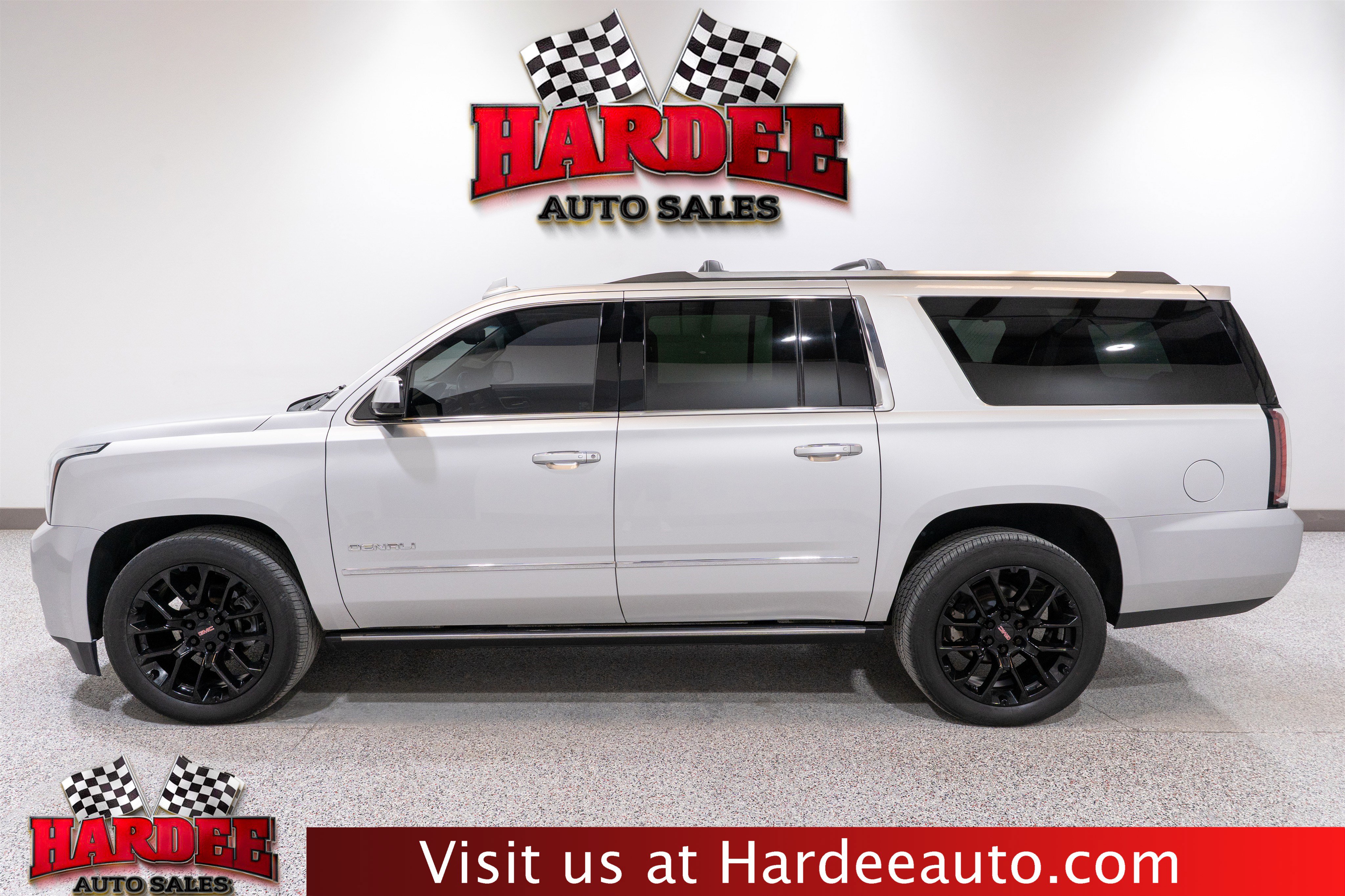 Used 2018 GMC Yukon XL Denali w/ Denali Ultimate Package AWD/4WD image 1