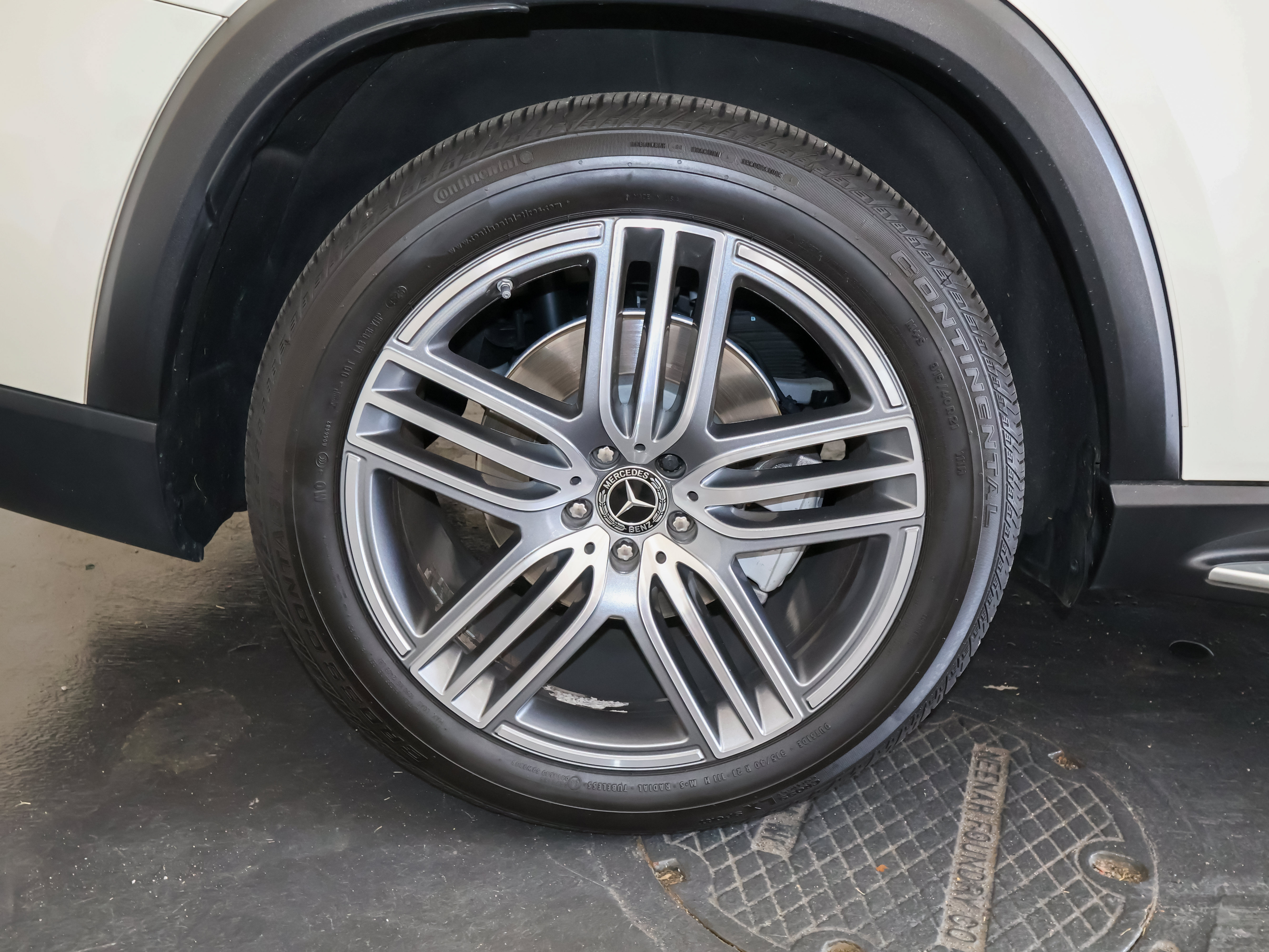 Used 2021 Mercedes-Benz GLS 450 4MATIC image 43