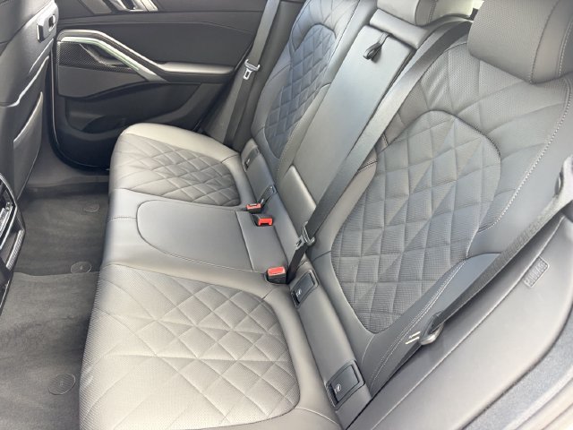 Used 2026 BMW X6 M60i AWD/4WD image 18