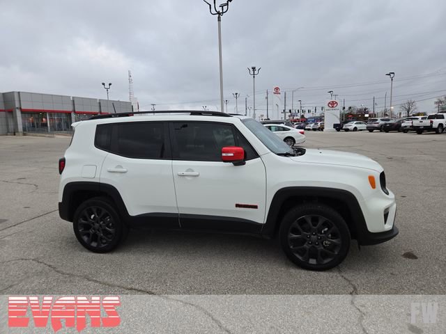 Used 2023 Jeep Renegade Latitude w/ Sun/Sound Group image 2