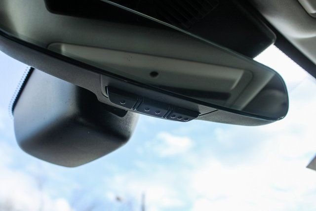 Used 2020 Jaguar XE S image 31