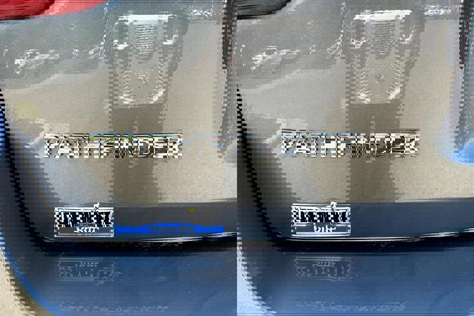 Used 2018 Nissan Pathfinder S image 33