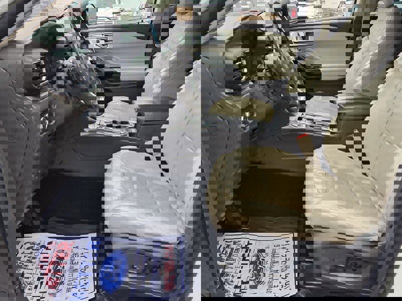 Used 2021 Ford Explorer Platinum w/ Equipment Group 601A image 5