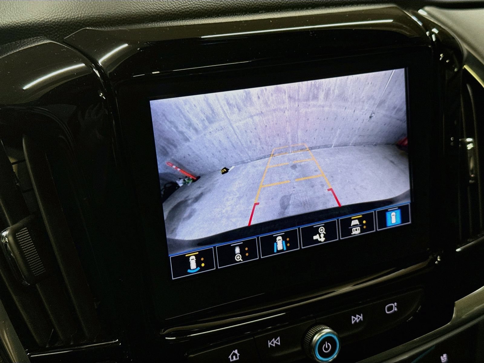 Used 2023 Chevrolet Traverse Premier w/ LPO, Floor Liner Package AWD/4WD image 17