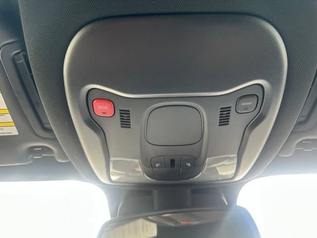 Used 2022 Jeep Renegade Altitude w/ Convenience Group AWD/4WD image 31