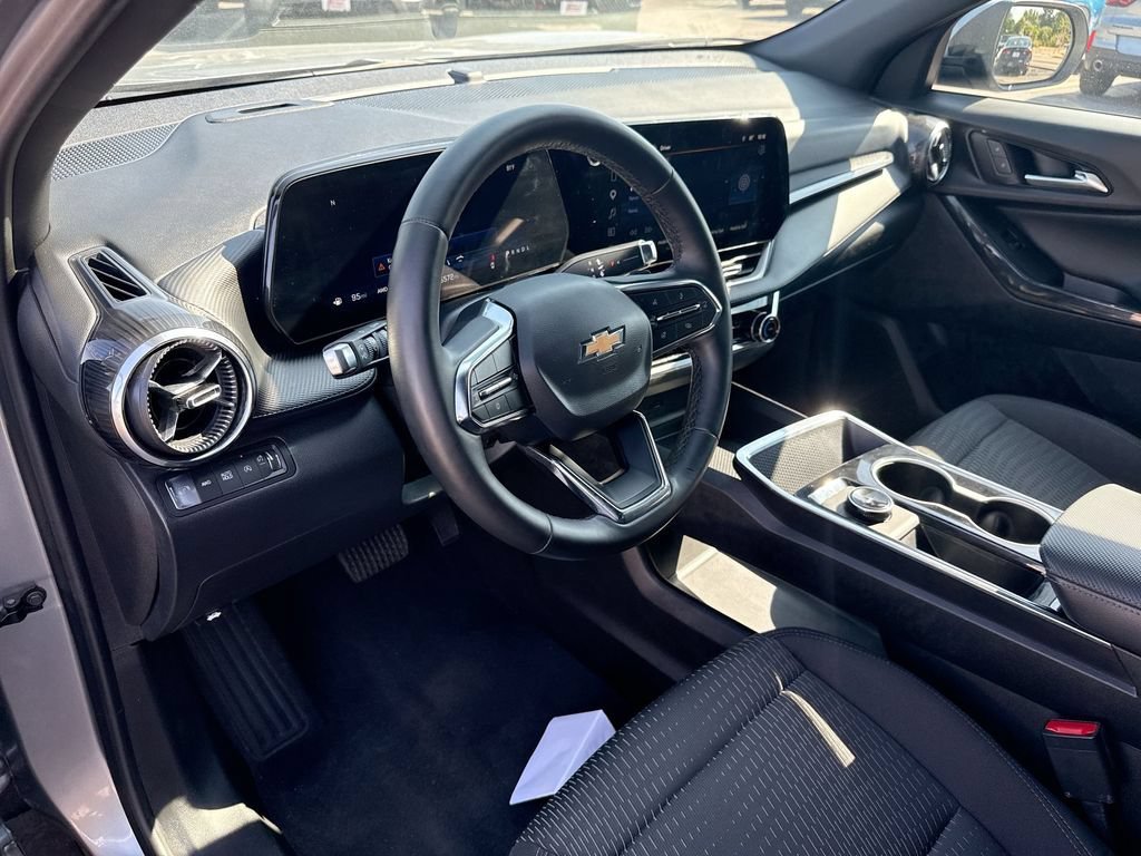 Used 2026 Chevrolet Equinox LT AWD/4WD image 16
