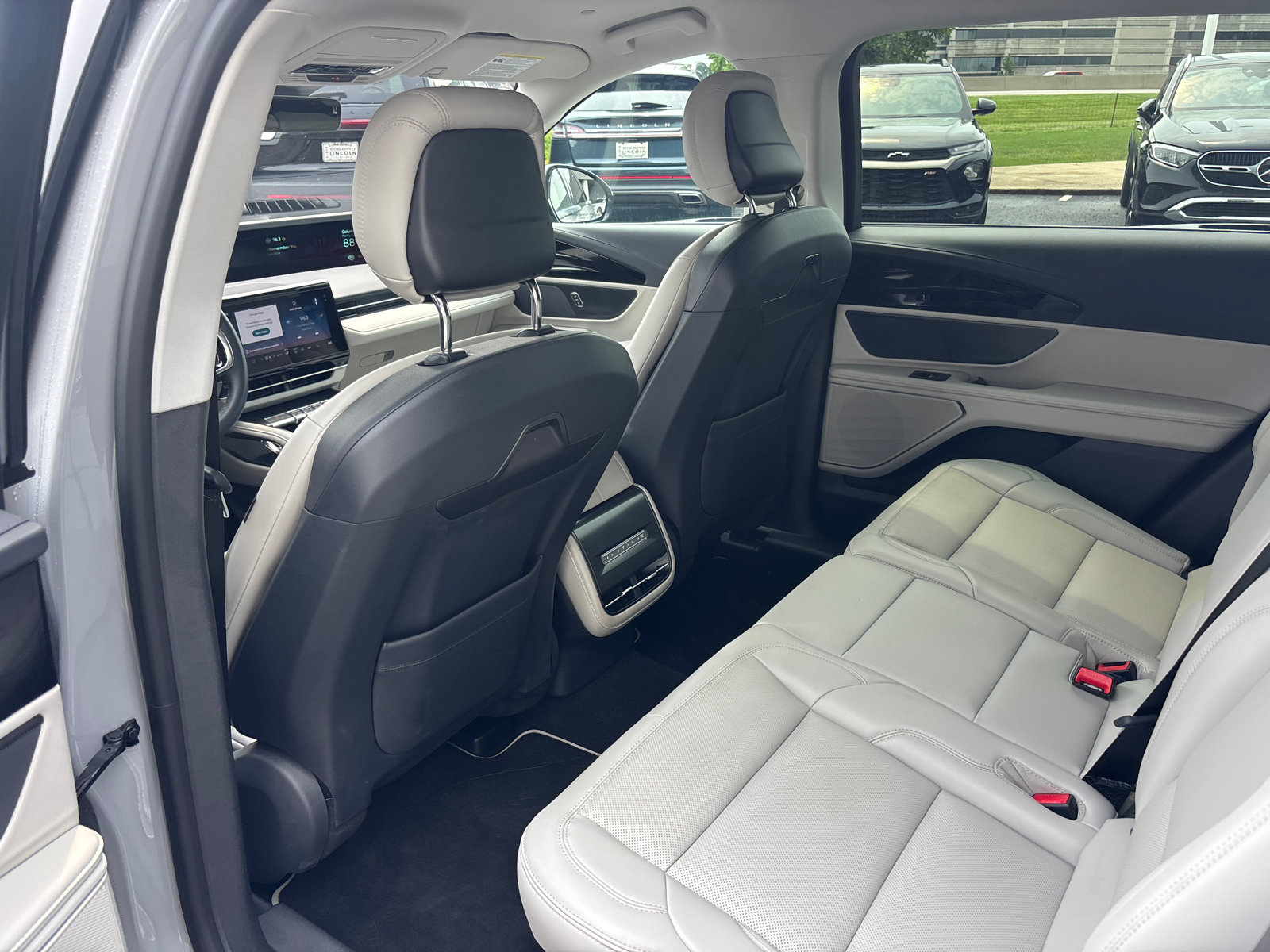New 2026 Lincoln Nautilus Premier AWD/4WD image 26