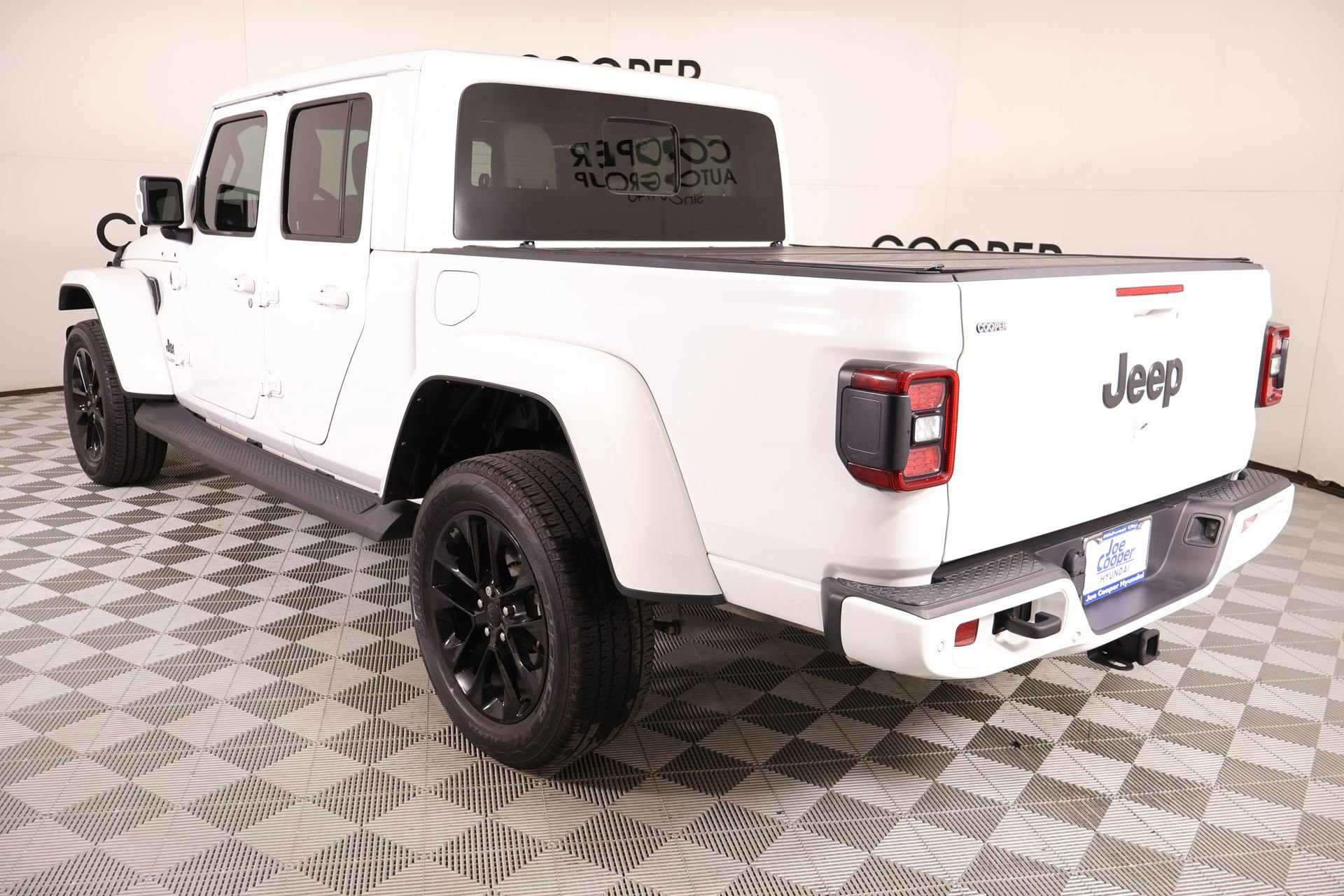 Used 2022 Jeep Gladiator Overland image 23