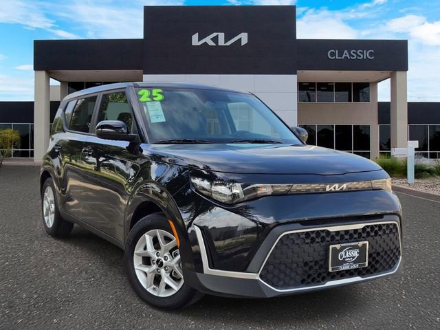Used 2025 Kia Soul LX image 1