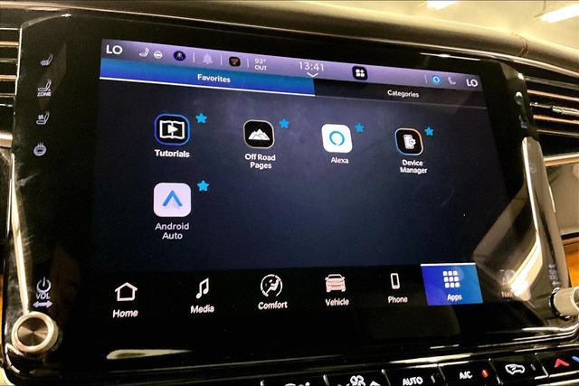 Used 2025 Jeep Grand Wagoneer L Series III w/ Rear-Seat Entertainment Group AWD/4WD image 30