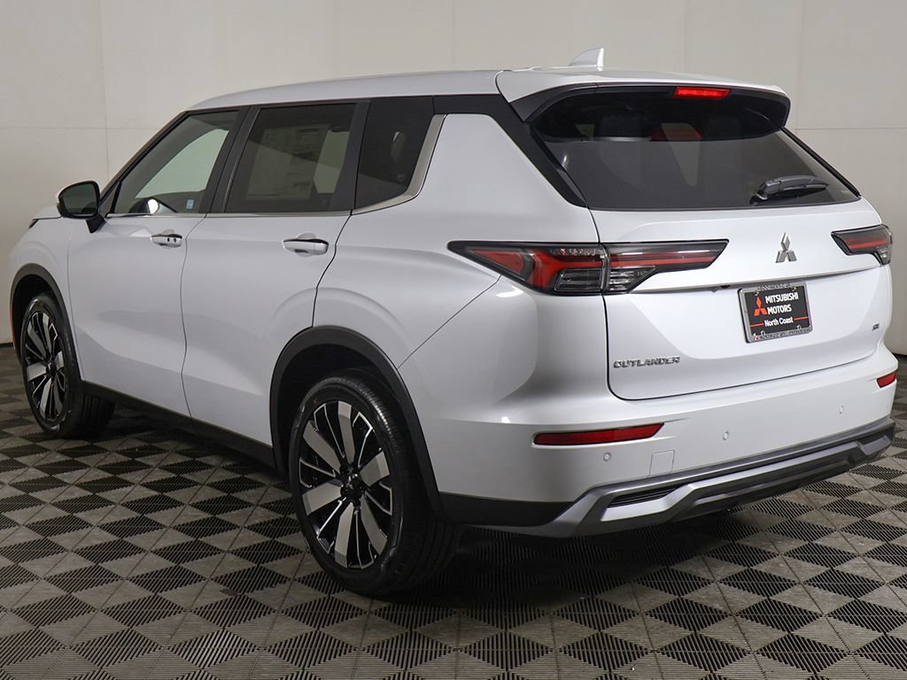 New 2026 Mitsubishi Outlander SE AWD/4WD image 12