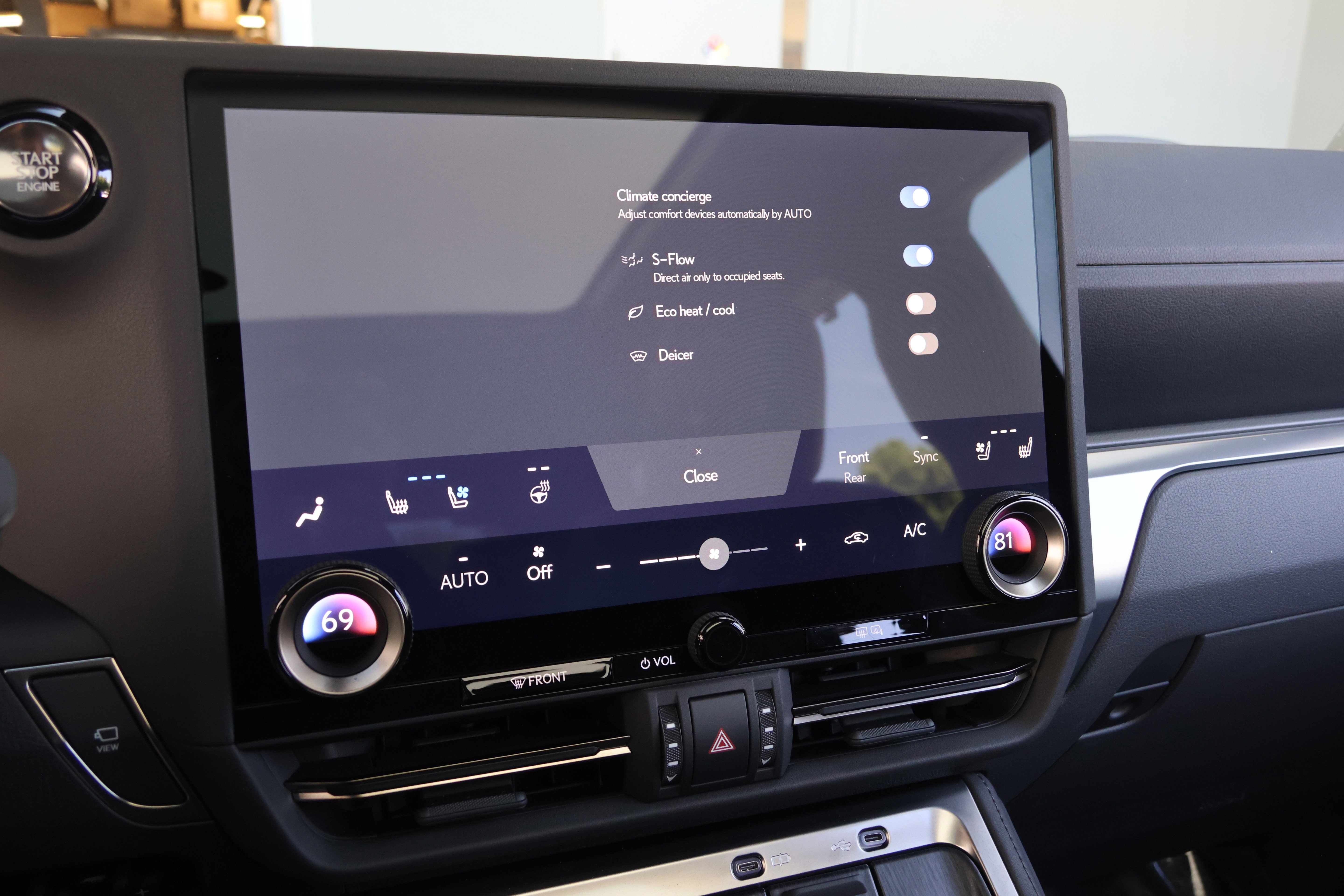 Used 2025 Lexus GX 550 w/ Accessory Package (2T) image 28