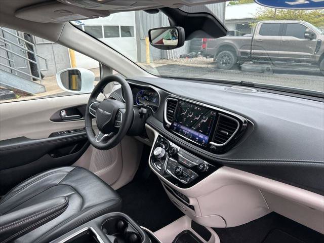 Certified 2022 Chrysler Pacifica Touring-L FWD image 31