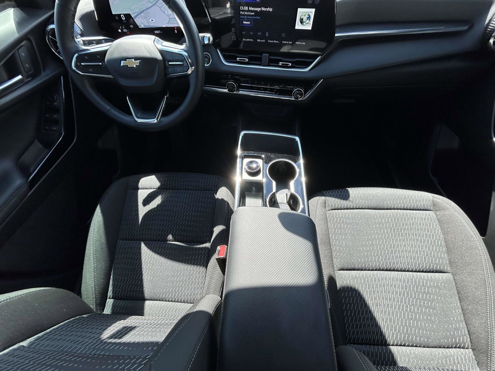 Used 2026 Chevrolet Equinox LT image 12