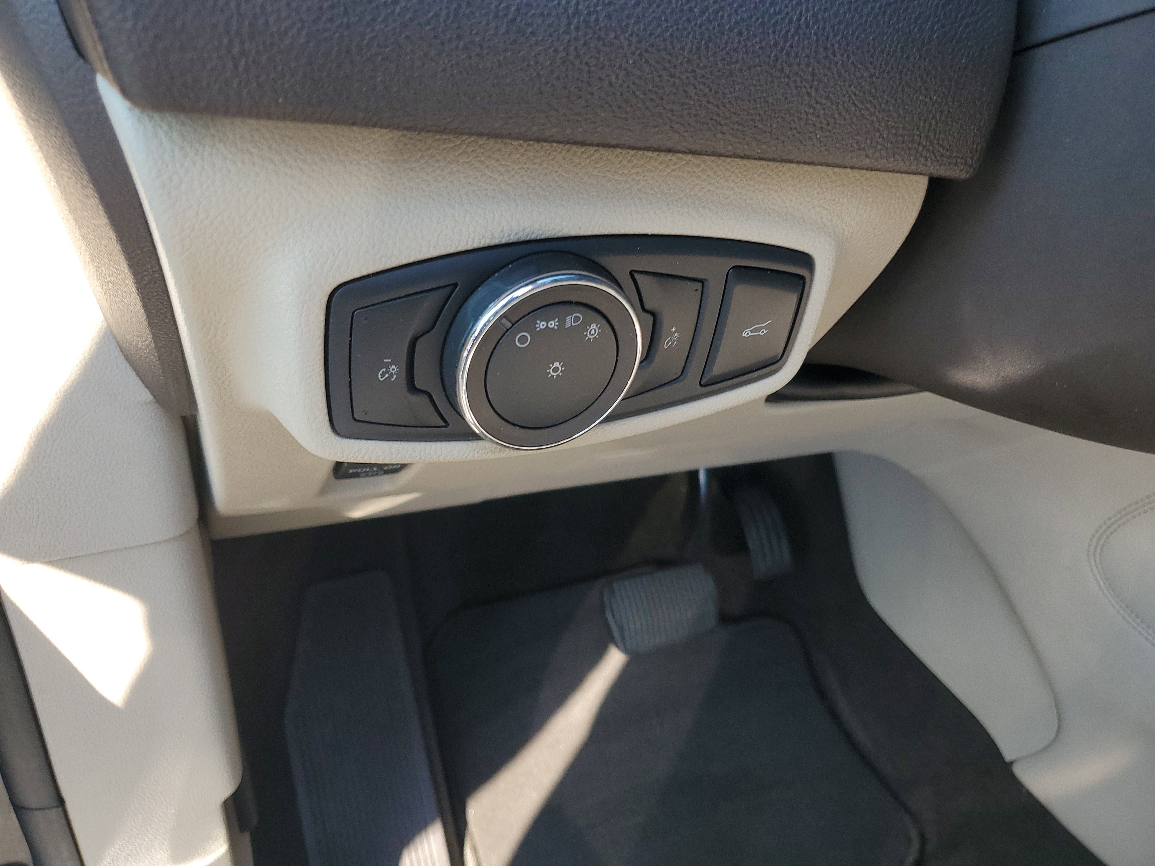 Used 2019 Lincoln MKC Premiere image 13