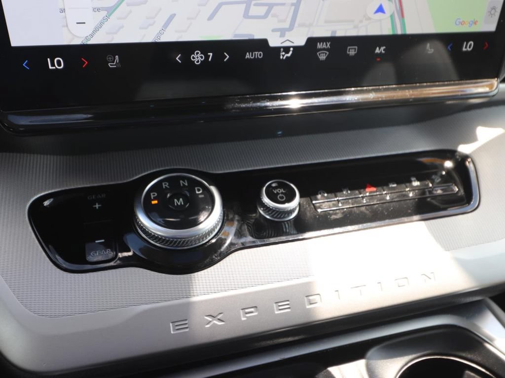 Used 2025 Ford Expedition Active AWD/4WD image 23