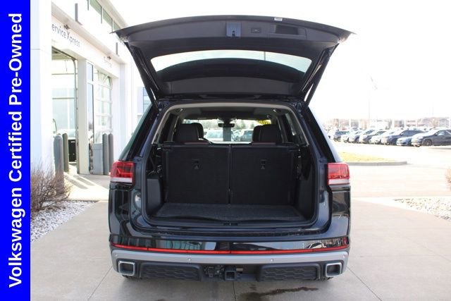 Used 2025 Volkswagen Atlas Peak Edition SE AWD/4WD image 10