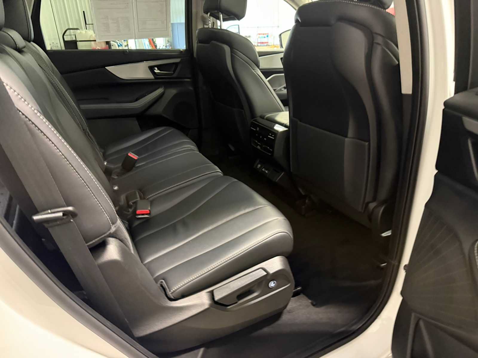Used 2024 Acura MDX SH-AWD w/ Technology Package image 26