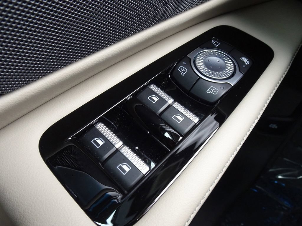 Used 2024 Lincoln Nautilus Premier w/ Equipment Group 102A AWD/4WD image 21