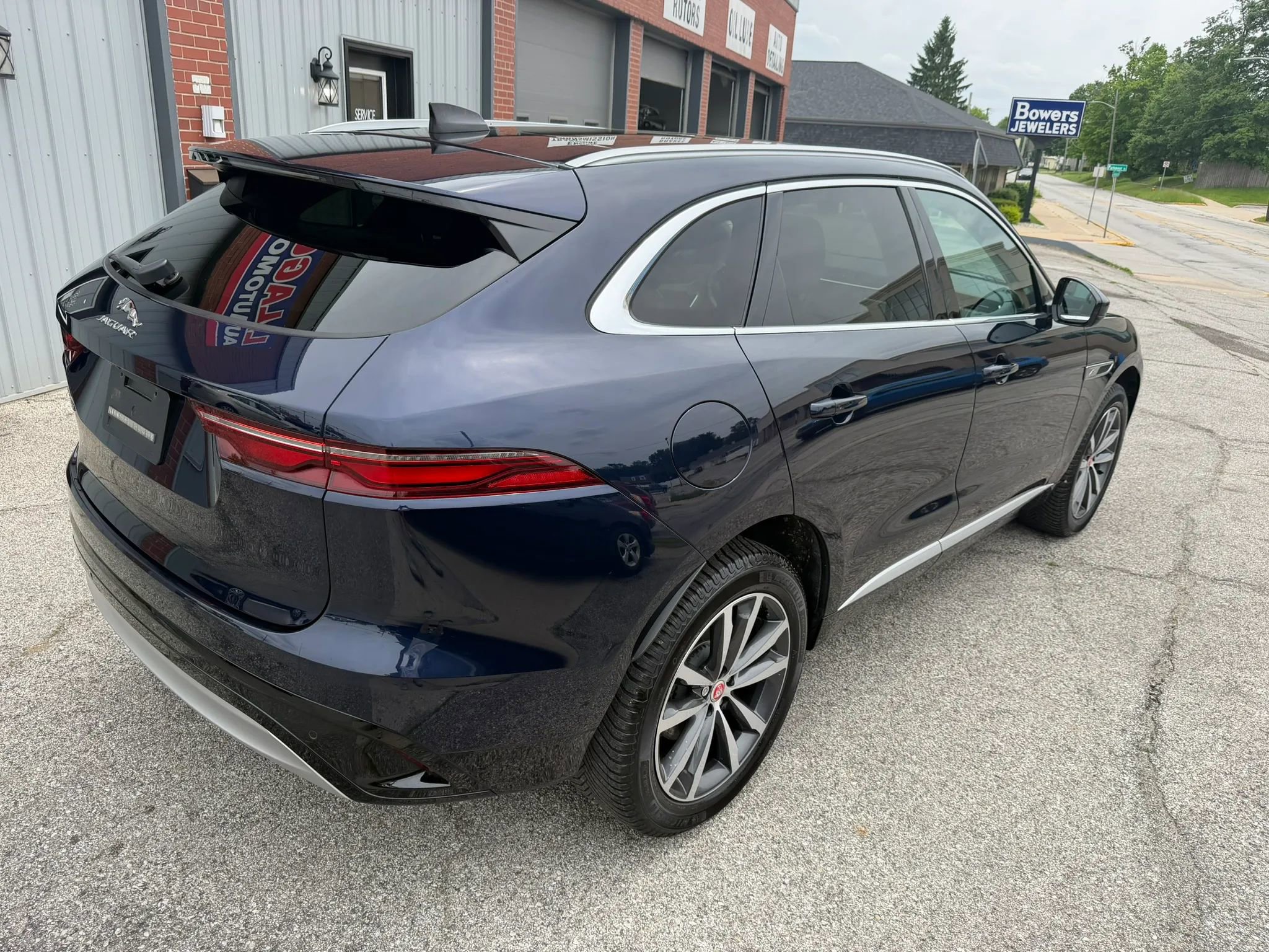 Used 2023 Jaguar F-PACE S AWD/4WD image 9