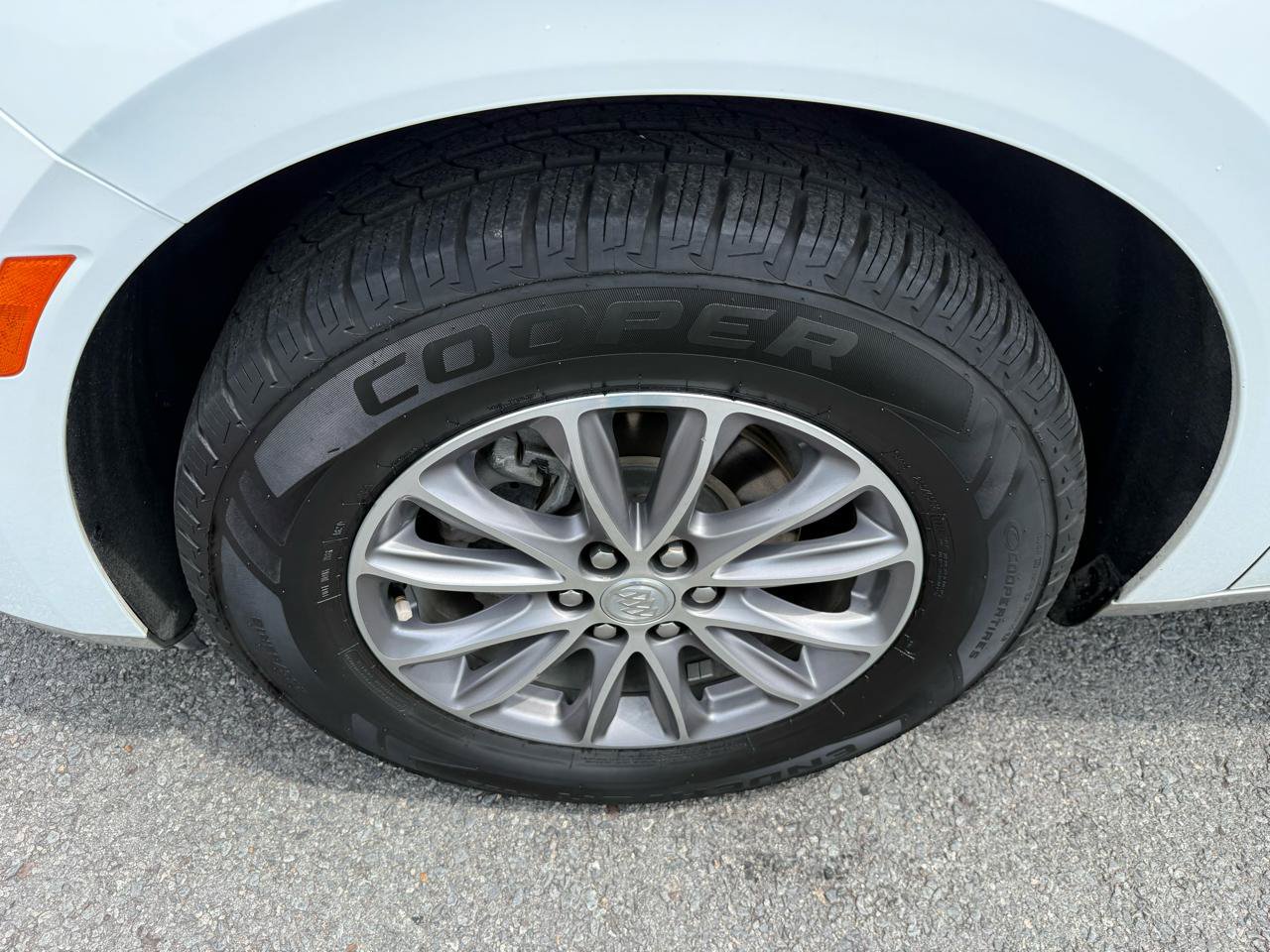 Used 2022 Buick Enclave Premium AWD/4WD image 47