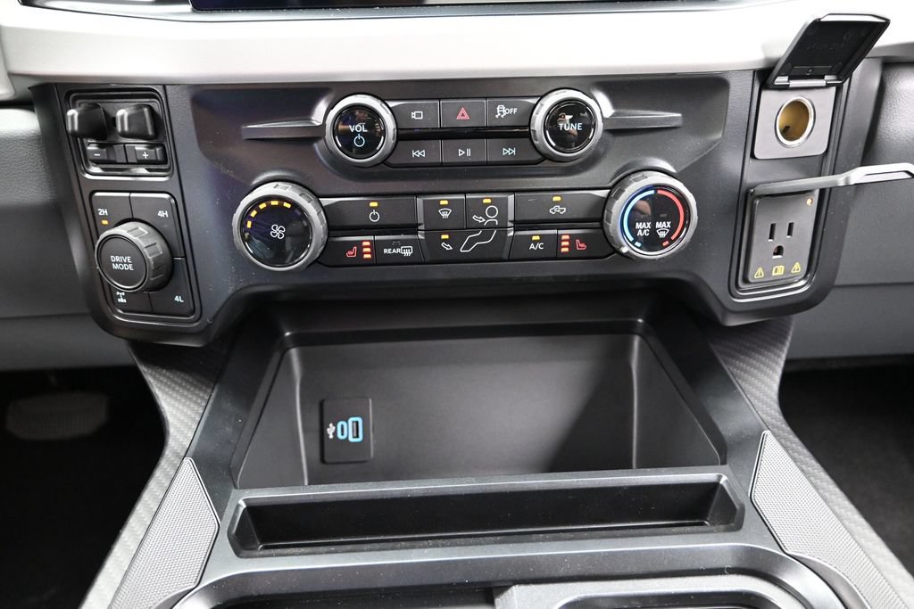 New 2026 Ford F250 XLT w/ XLT Premium Package AWD/4WD image 46