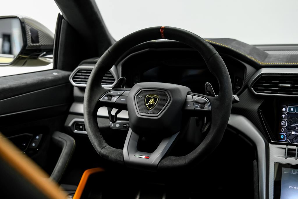 Used 2023 Lamborghini Urus Performante AWD/4WD image 15