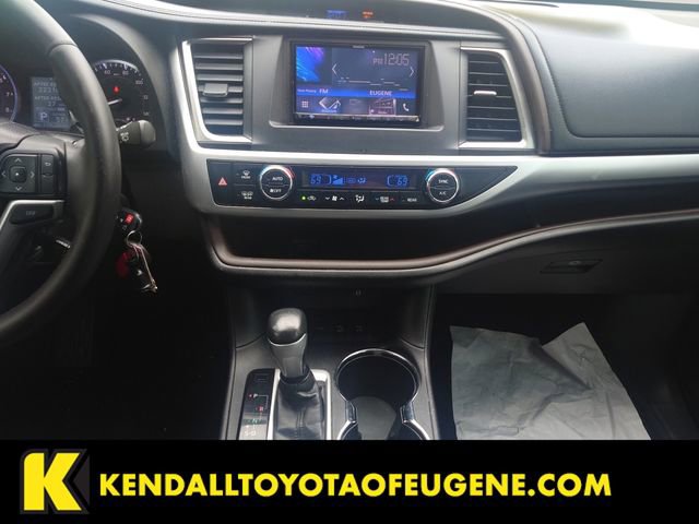 Used 2015 Toyota Highlander Plus AWD/4WD image 11