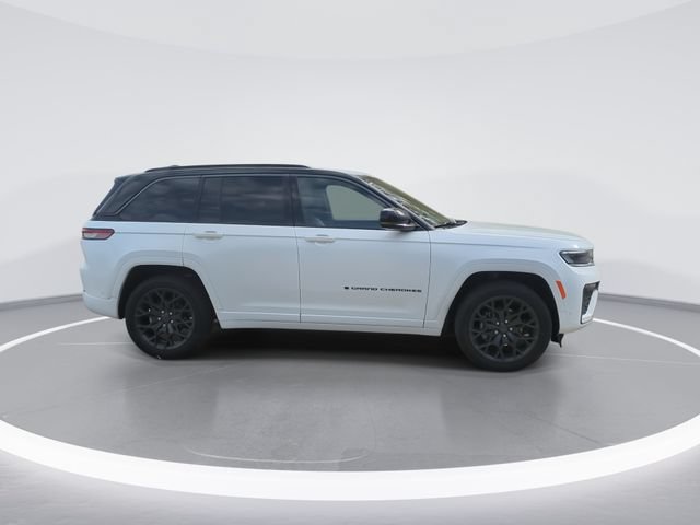 New 2026 Jeep Grand Cherokee Summit w/ Obsidian Package AWD/4WD image 9