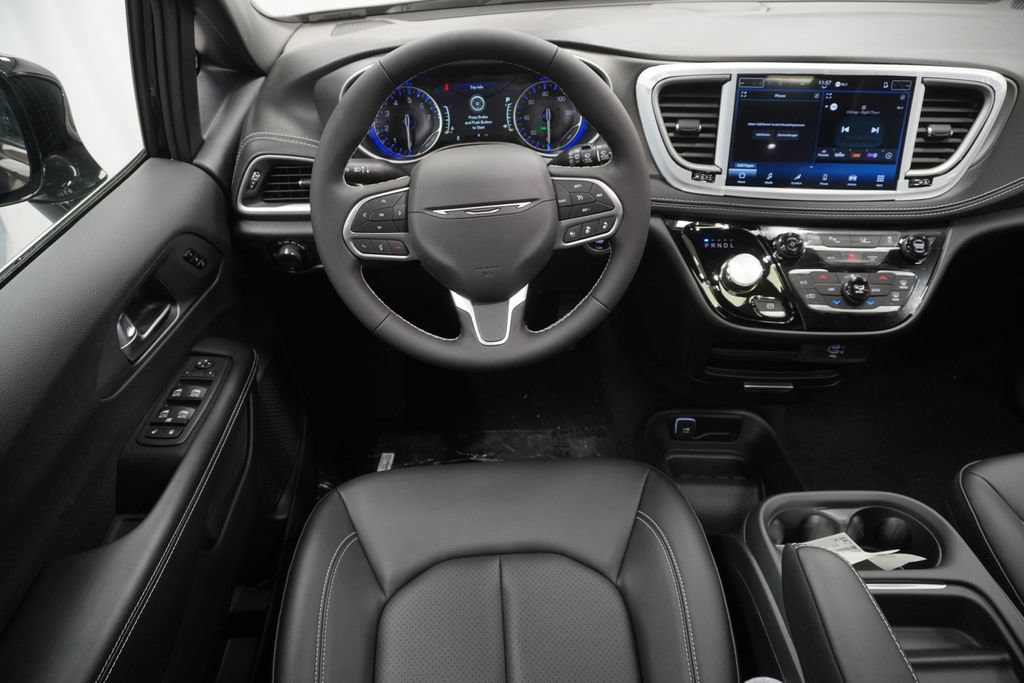 New 2027 Chrysler Pacifica Select AWD/4WD image 20