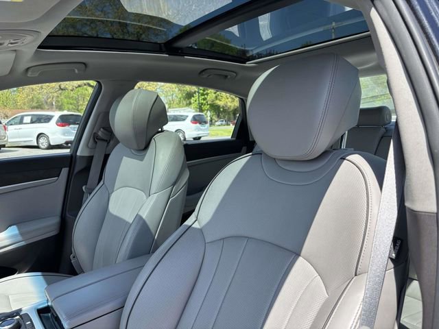 Used 2018 Genesis G80 3.8 w/ Option Group 03 AWD/4WD image 6