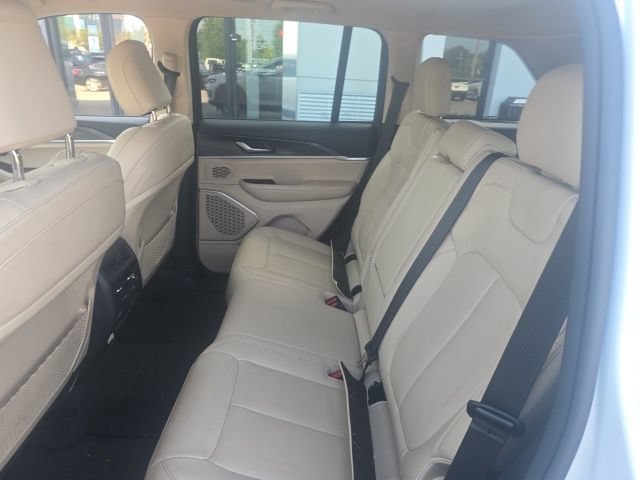Used 2022 Jeep Grand Cherokee Limited AWD/4WD image 11