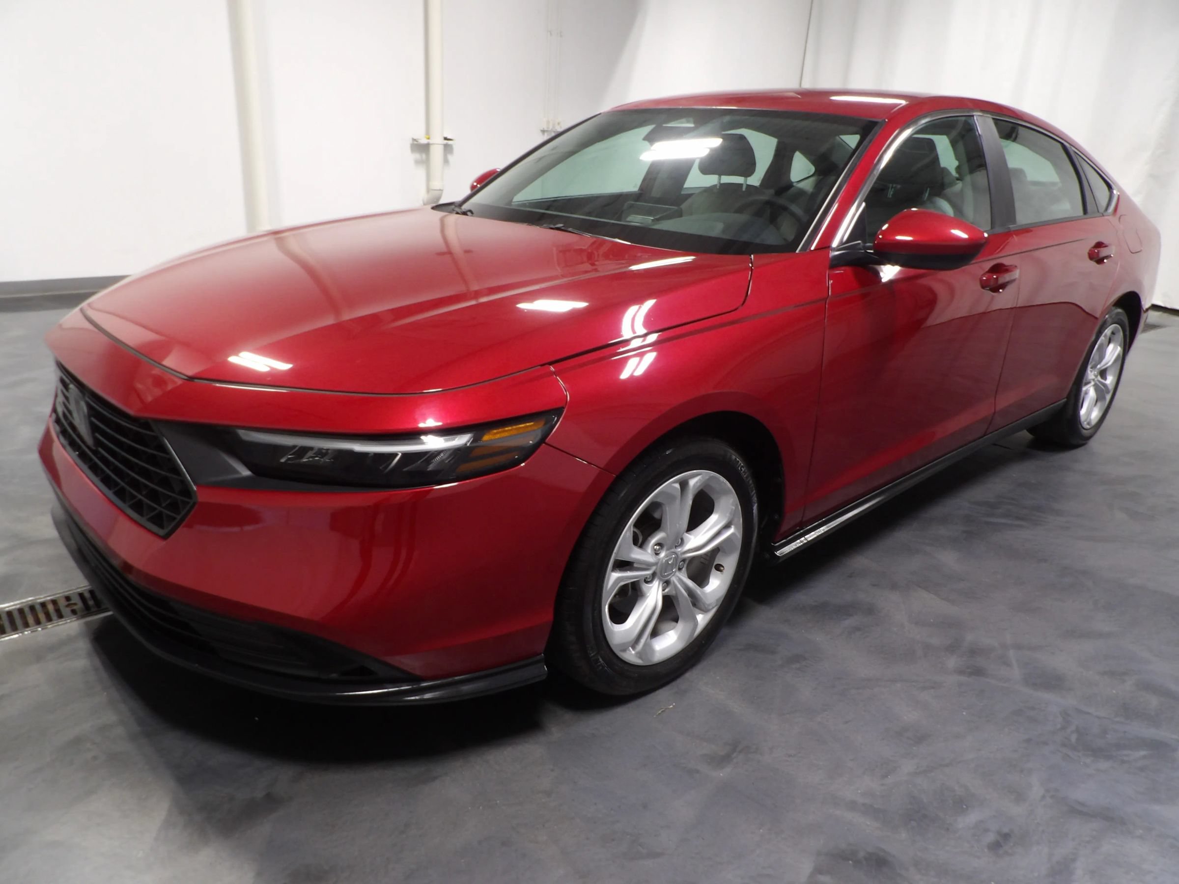Used 2025 Honda Accord LX image 4