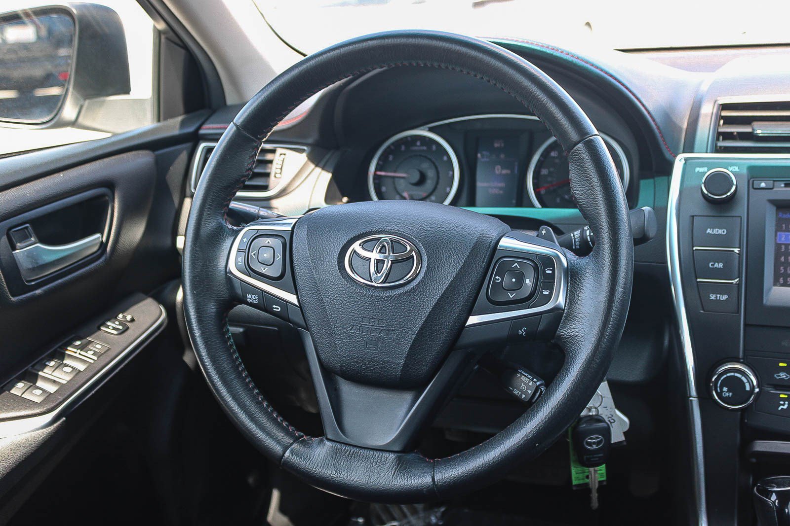 Used 2017 Toyota Camry SE FWD image 16