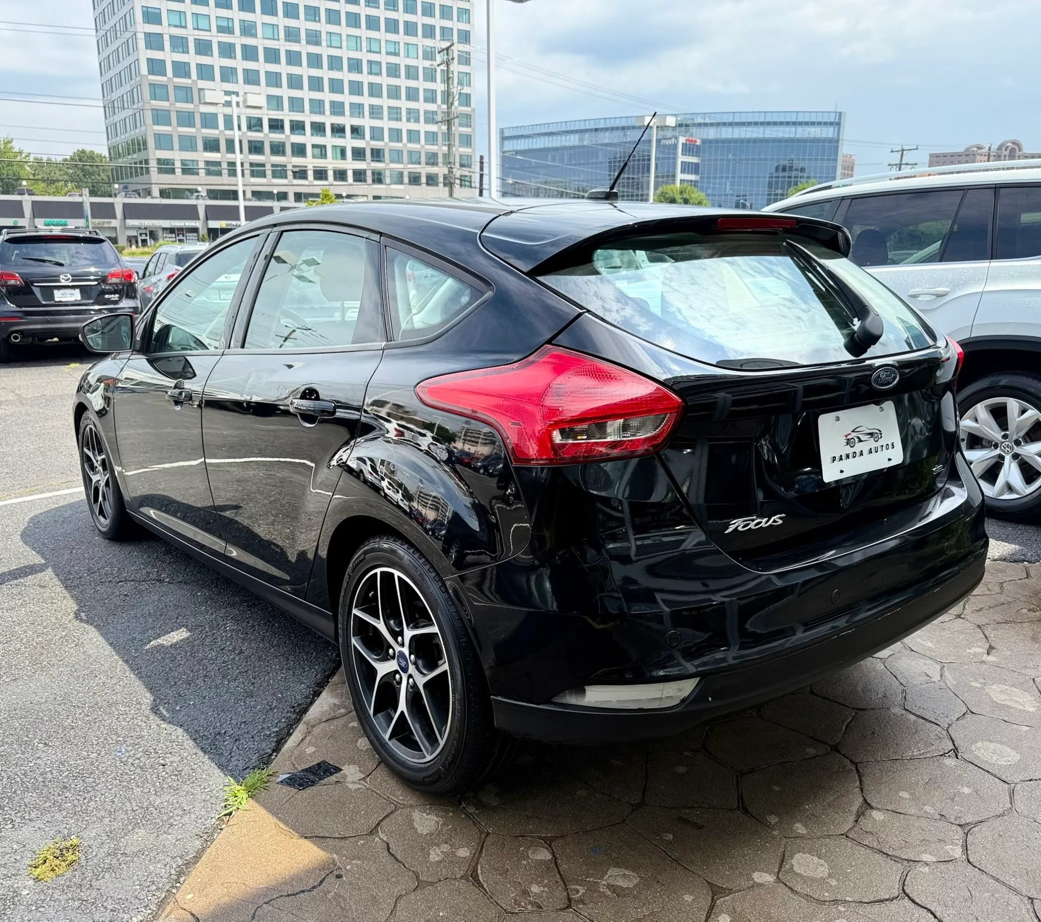 Used 2017 Ford Focus SEL FWD image 5
