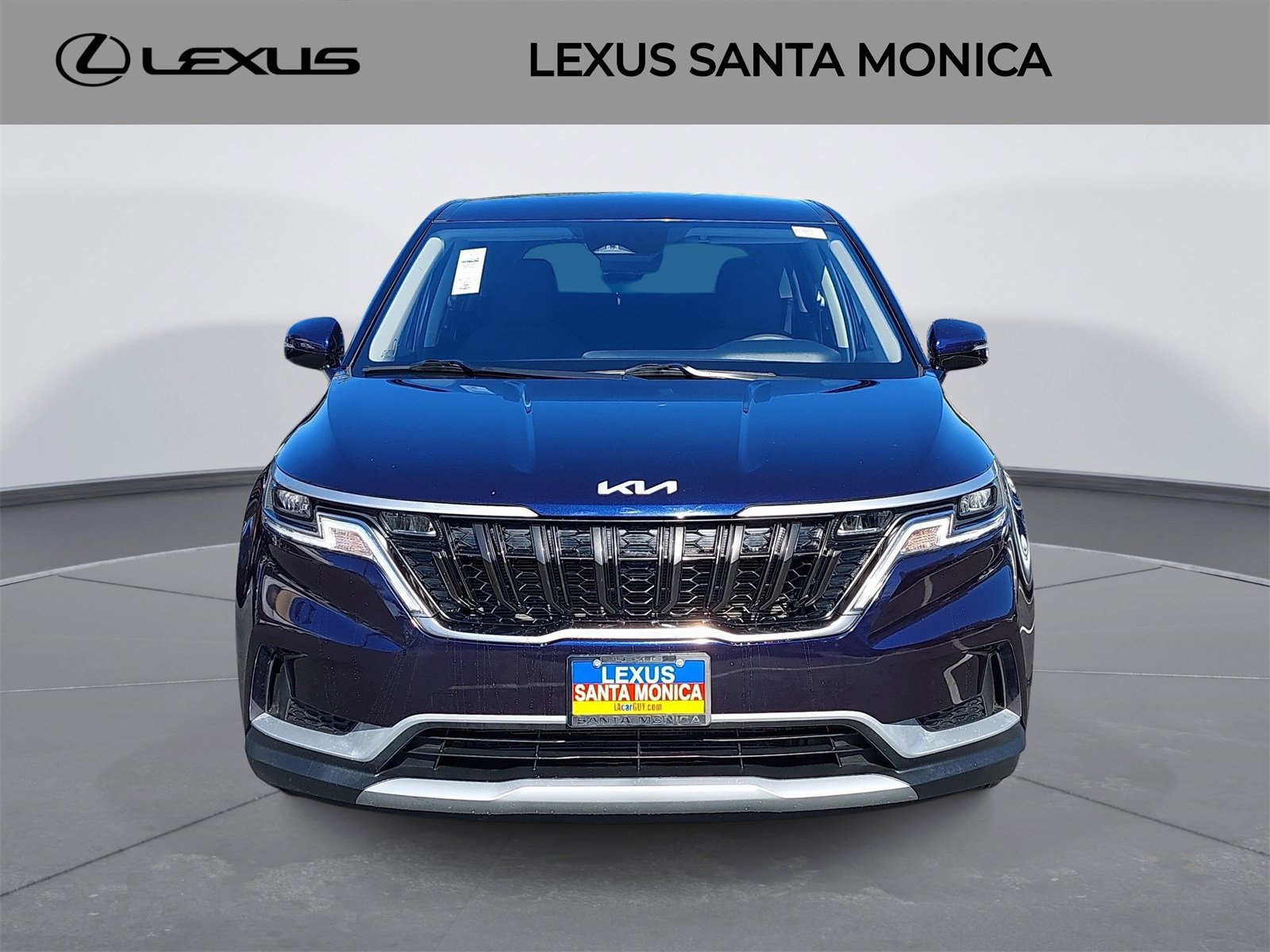 Used 2024 Kia Carnival LX image 2