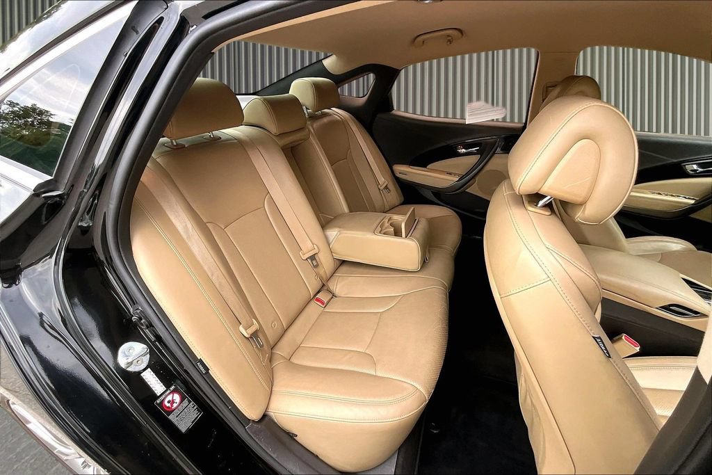 Used 2015 Hyundai Azera FWD image 27