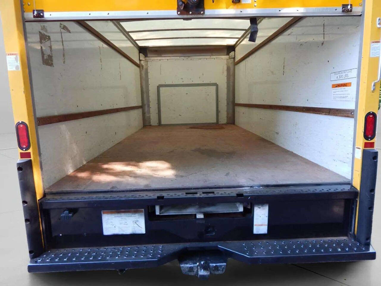 Used 2019 Ford E-350 and Econoline 350 Super Duty image 27