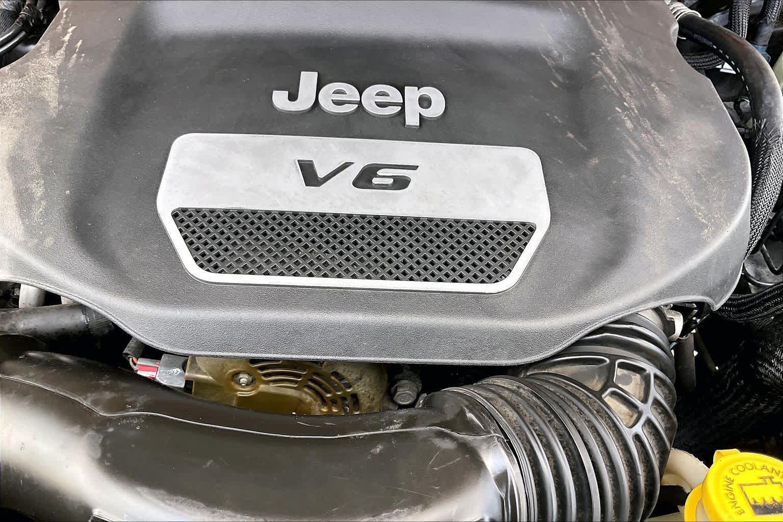 Used 2014 Jeep Wrangler Rubicon AWD/4WD image 32