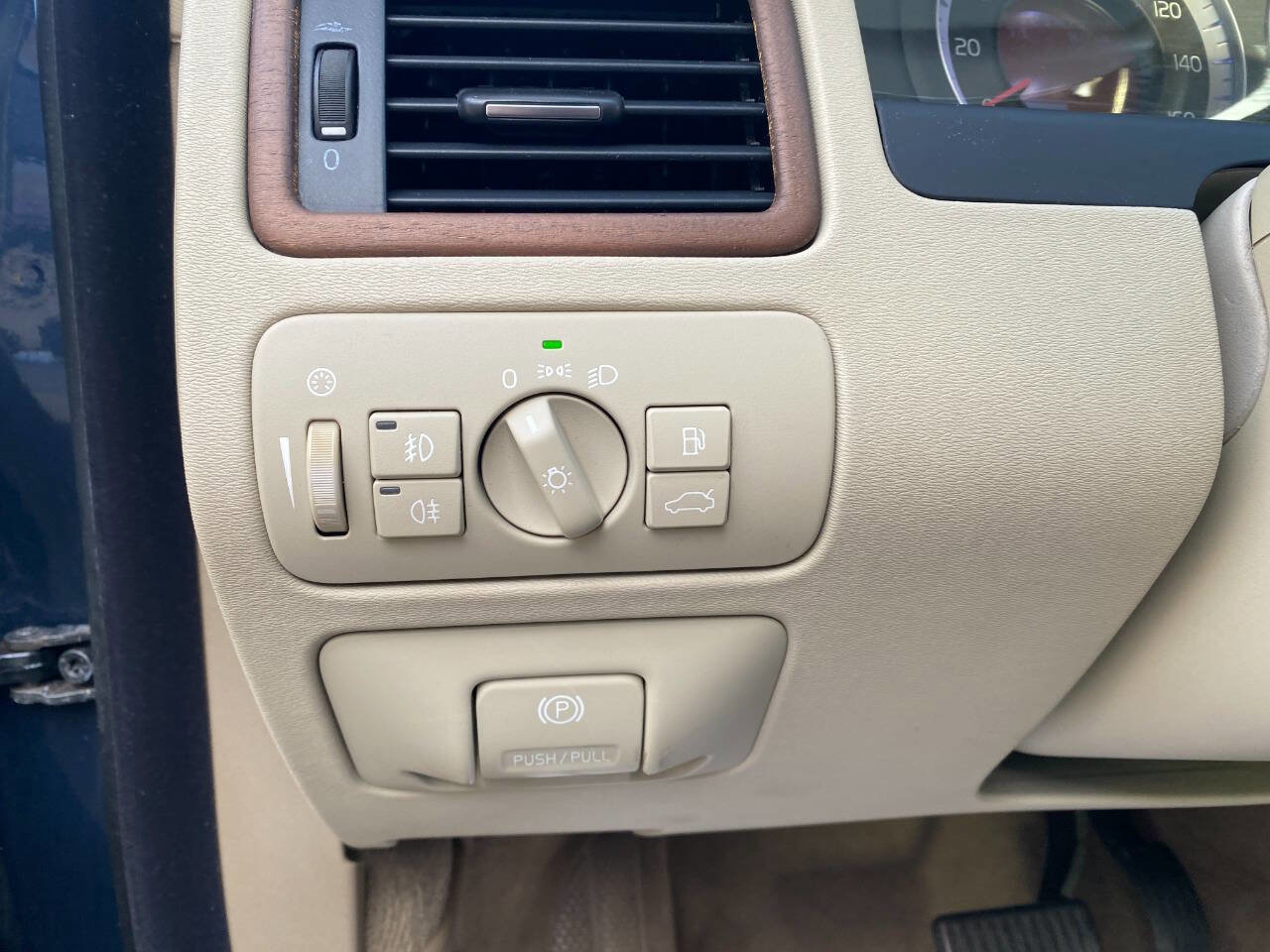 Used 2010 Volvo S80 3.2 image 20