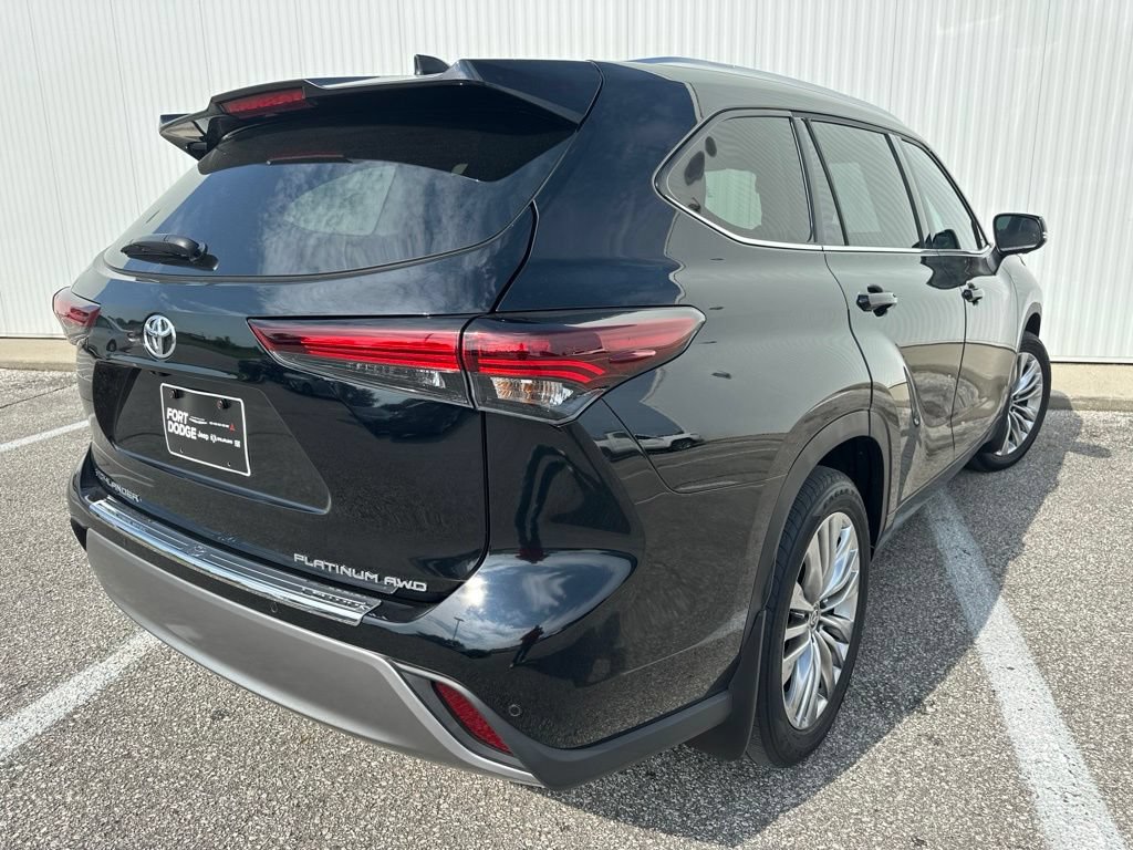 Used 2024 Toyota Highlander Platinum AWD/4WD image 7