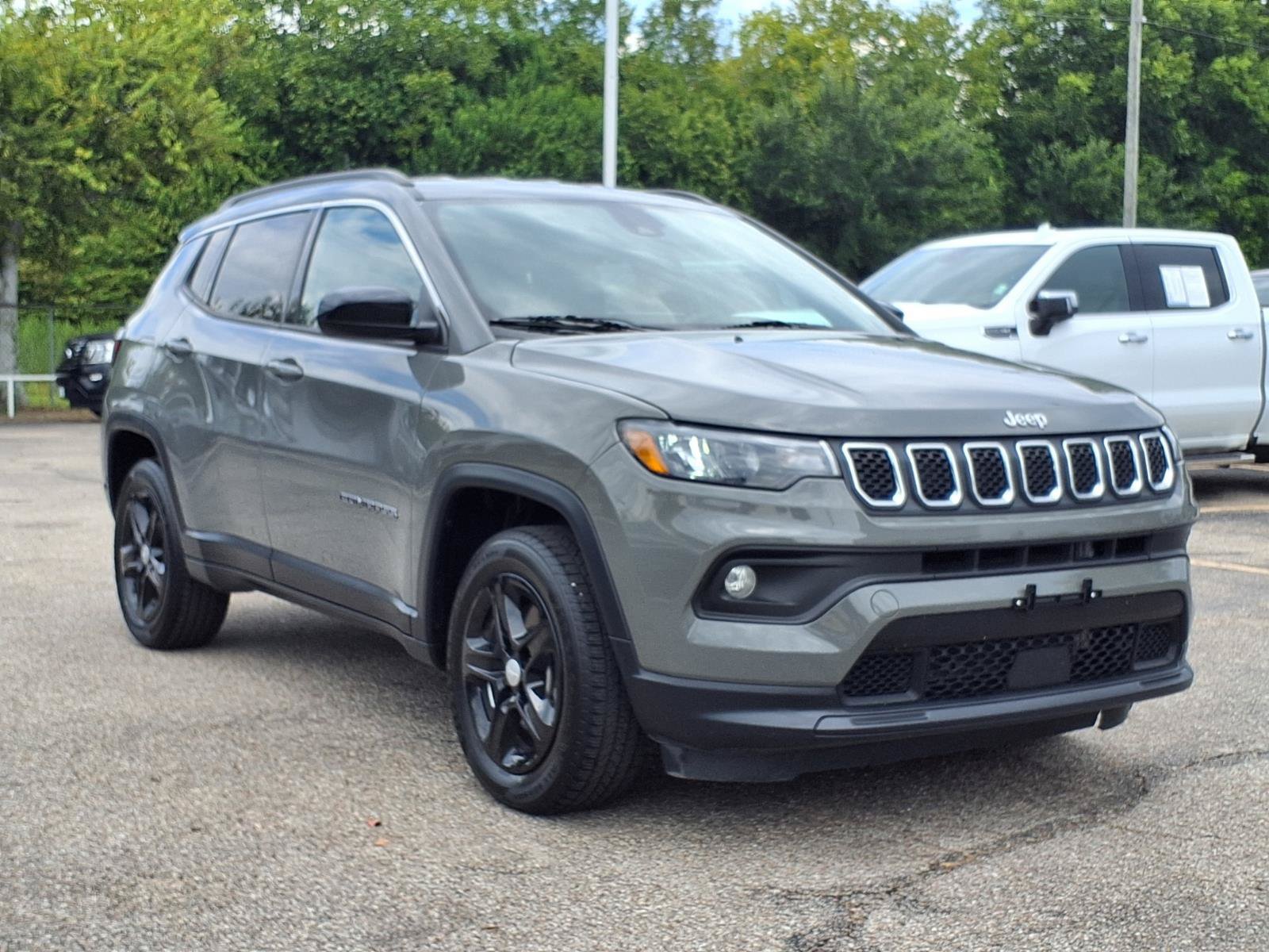 Used 2024 Jeep Compass Latitude AWD/4WD image 19