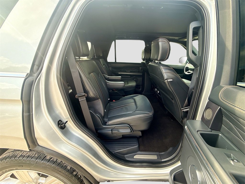 Used 2023 Ford Expedition Platinum image 30