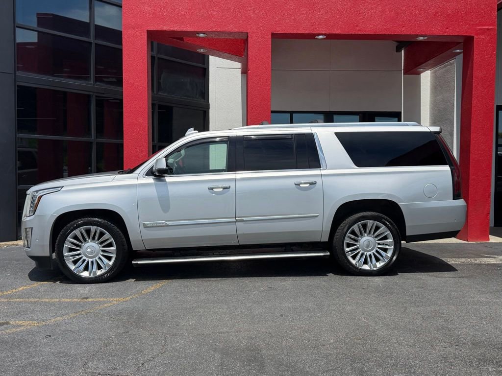 Used 2020 Cadillac Escalade ESV Premium Luxury AWD/4WD image 4