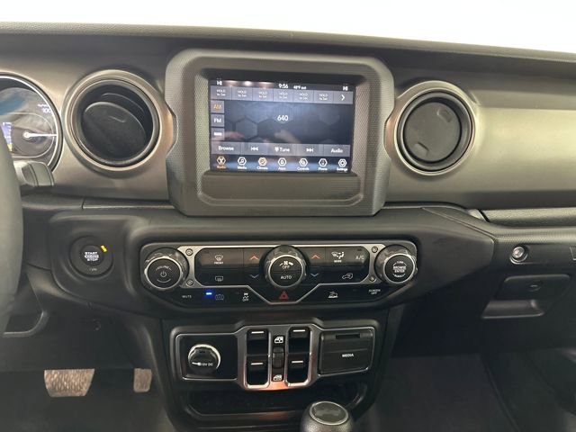 Used 2023 Jeep Wrangler Unlimited w/ Convenience Group image 21