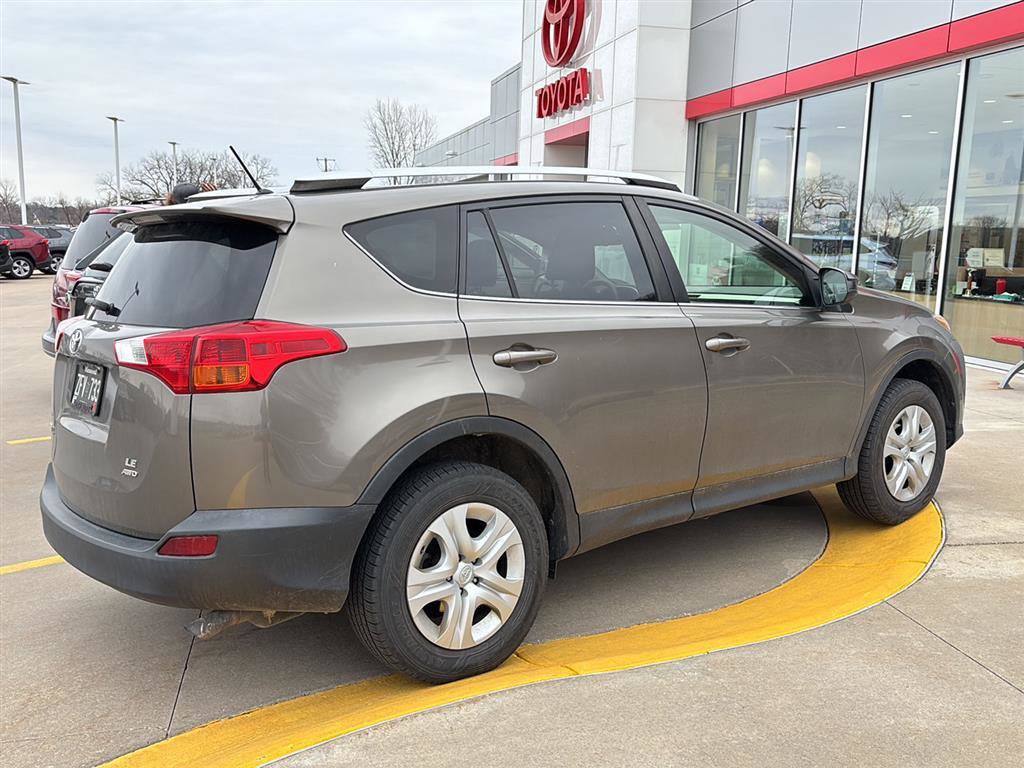 Used 2015 Toyota RAV4 LE image 11