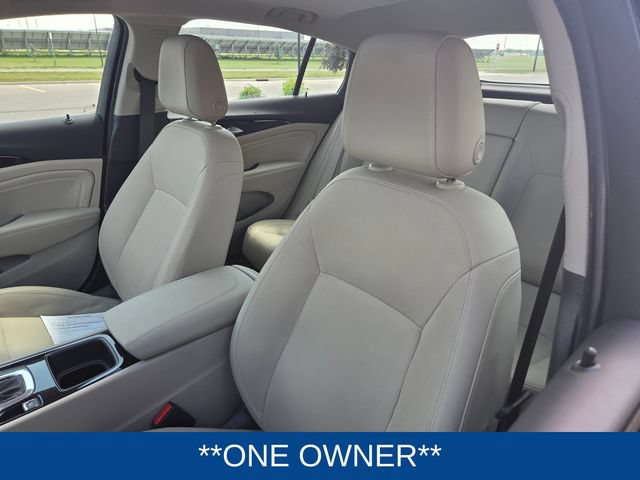 Used 2018 Buick Regal Essence w/ Driver Confidence Package #1 AWD/4WD image 14