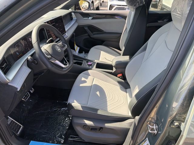 New 2026 Volkswagen Tiguan SE R-Line FWD image 5