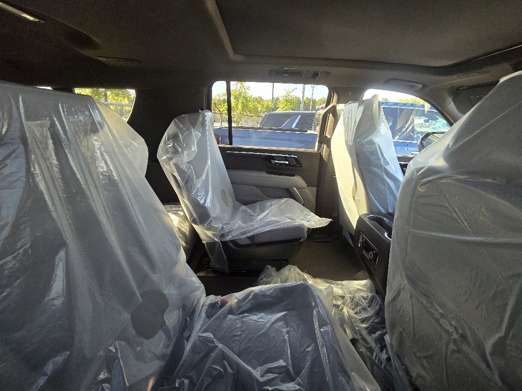 New 2026 Chevrolet Suburban Z71 w/ Comfort Package image 6